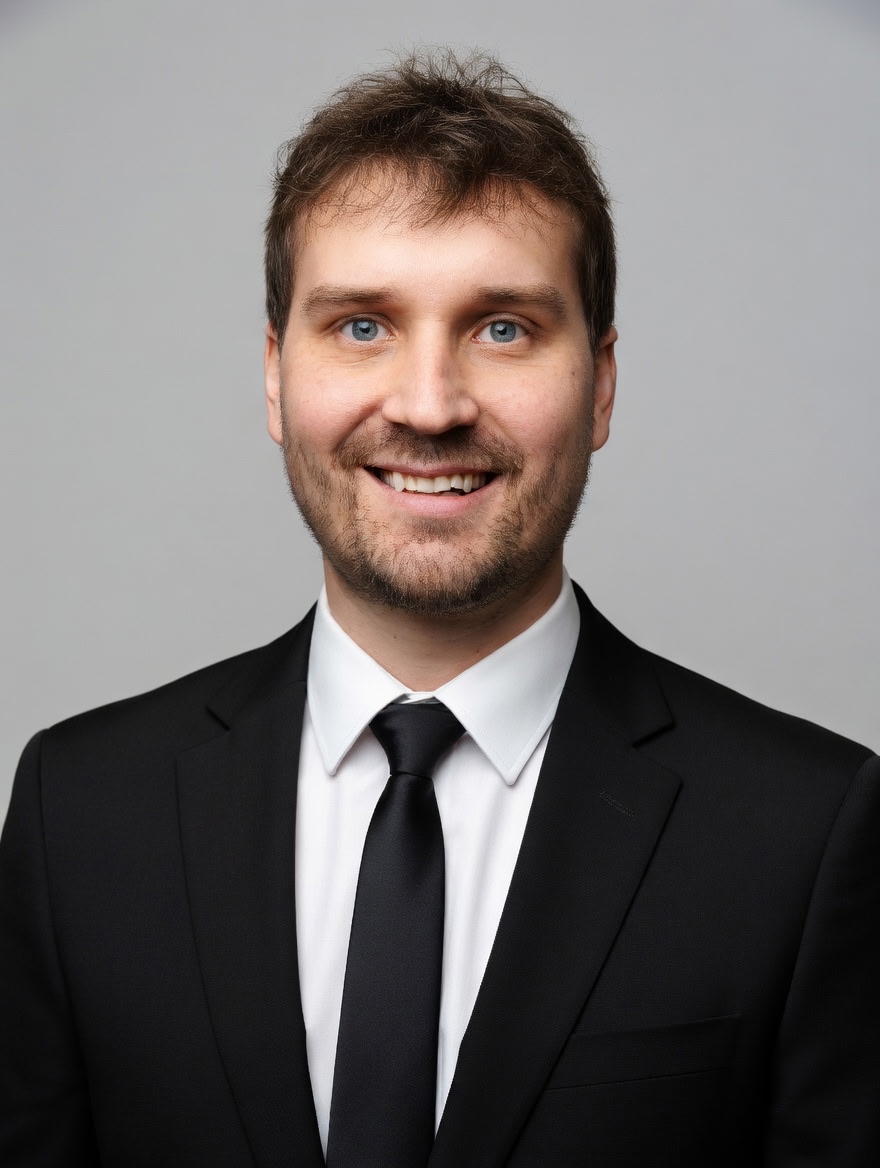 Professional headshot of Justin Boldt